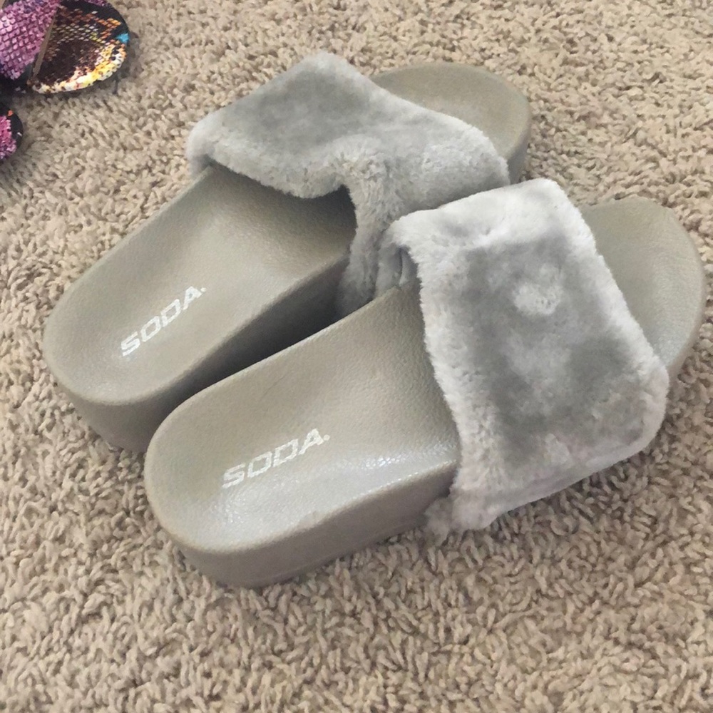 Platform fur slides